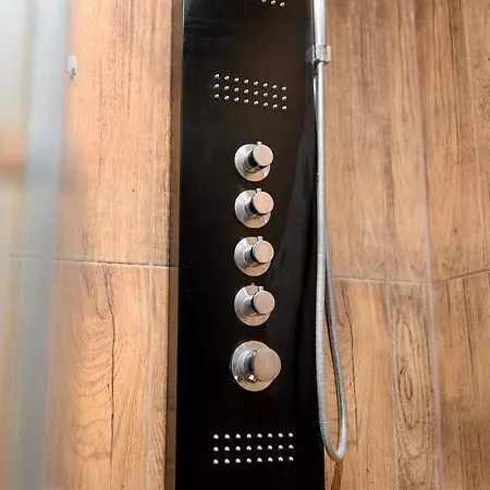 Komedy Deluxe Apartman
