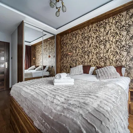 Komedy Deluxe Apartamento *